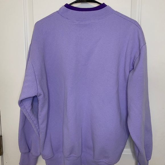 *SOLD* Butterfly embroidered crew - Picture 7 of 7